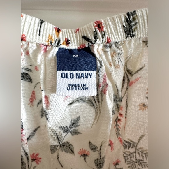 Old Navy Puff-Sleeve Cropped Floral-Print Pintucked Blouse. NWT size Med. - Picture 11 of 11